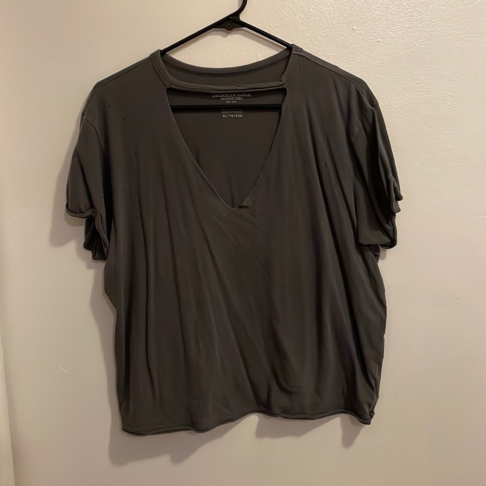 American Eagle V Neck T Shirt